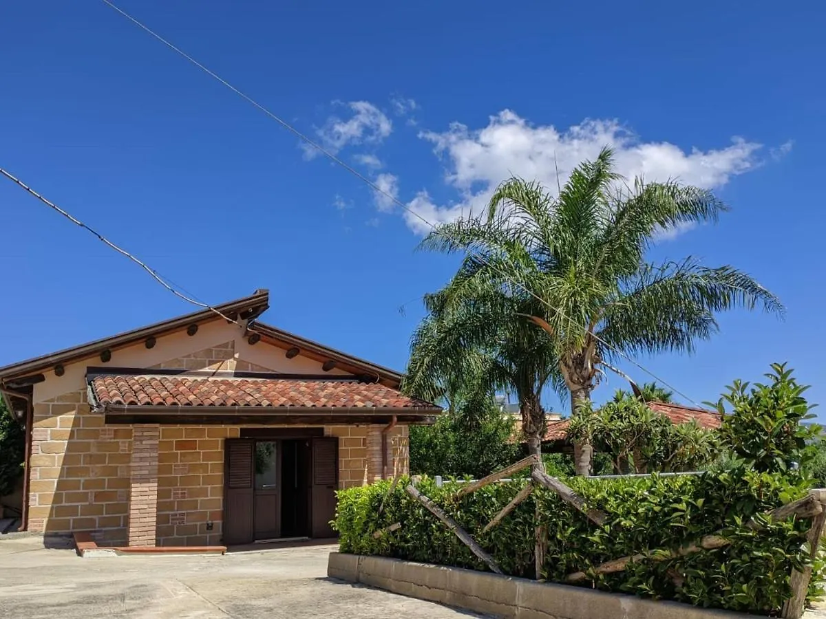 Villa Rosetta Con Piscina Partinico